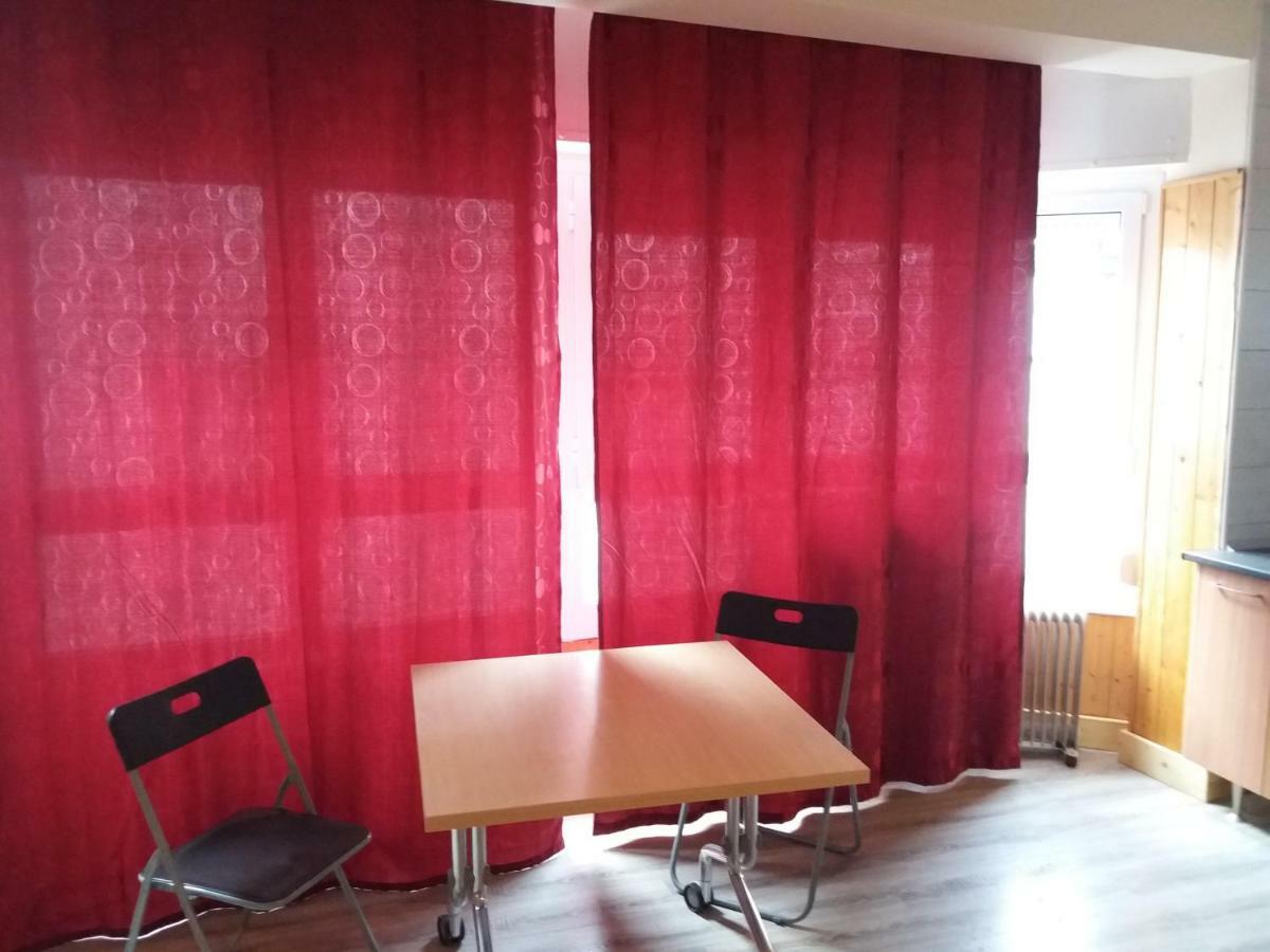 Rosesapparts Estudios & Parking 外观 照片
